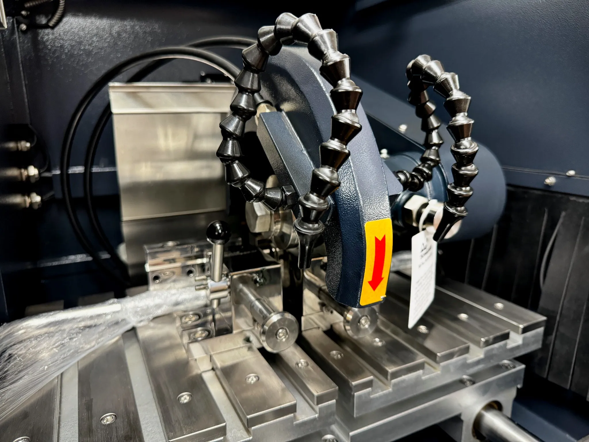 Image of the MEGA-T250S interior